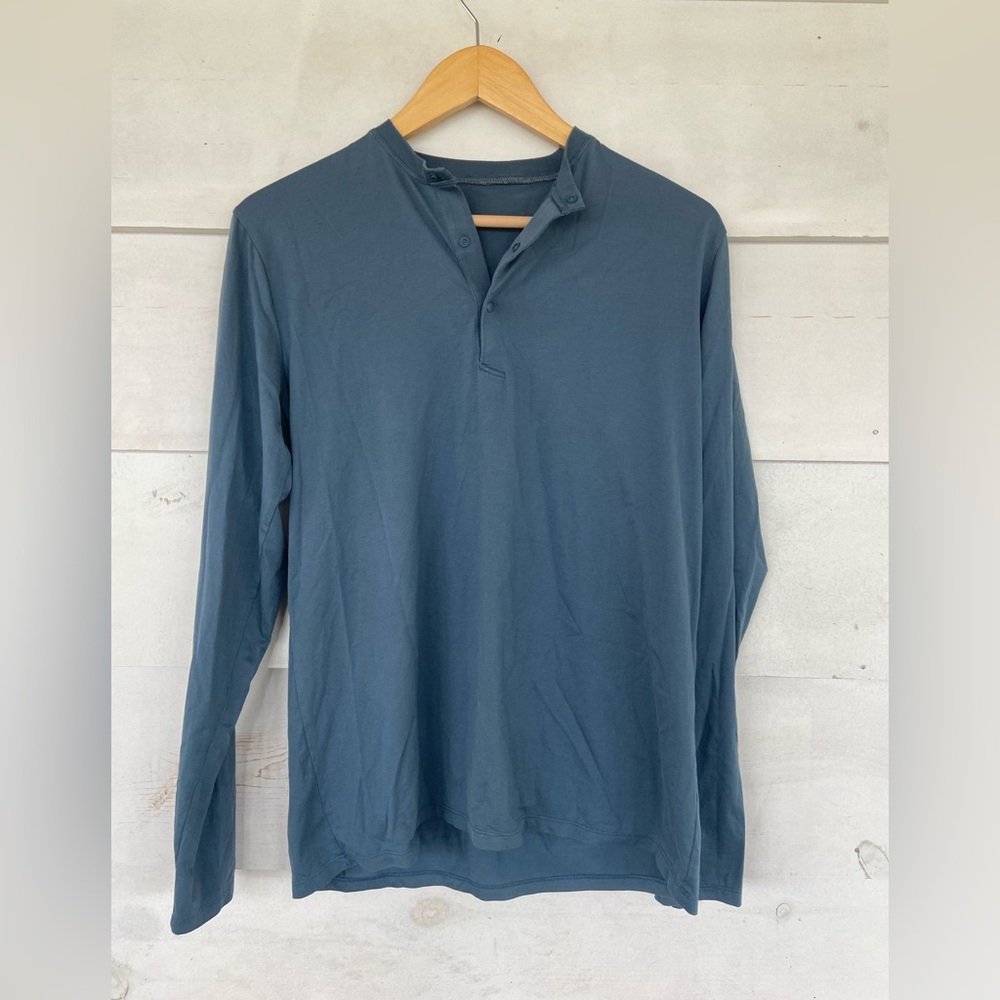 Lululemon The Fundamental Long Sleeve Henley
Iron Blue